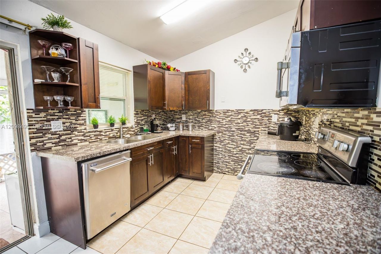 3346 NW 203rd St, Miami Gardens, FL 33056 Photo