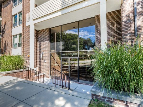 111 E Cossitt Avenue , Unit 206, La Grange, IL 60525