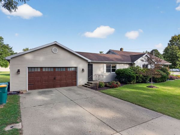 901 Lowden Road, Streator, IL 61364