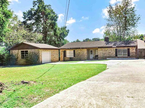 3441 Riverina Dr, Pensacola, FL 32514