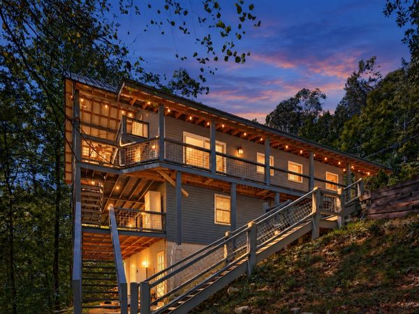 1337 Lakeside Dr , Smithville, TN 37166