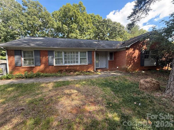 818 McLaughlin Drive , Charlotte, NC 28212