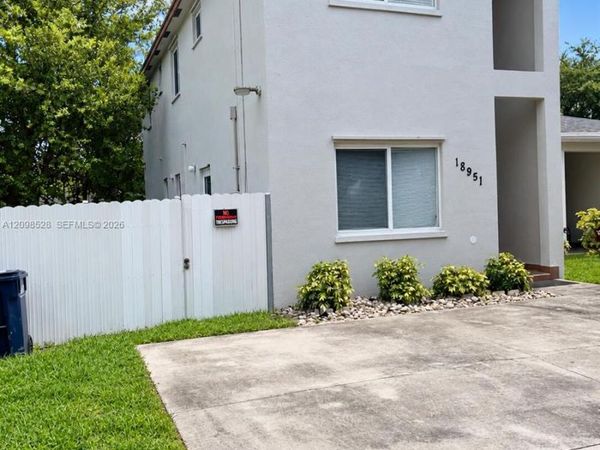 18951 SW 113th Pl , Miami, FL 33157
