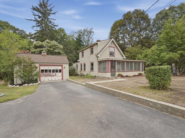 571 State St, Hanson, MA 02341