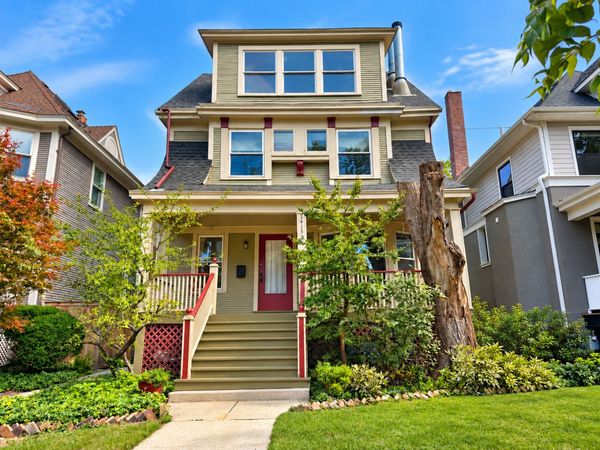 5415 N Wayne Avenue , Chicago, IL 60640