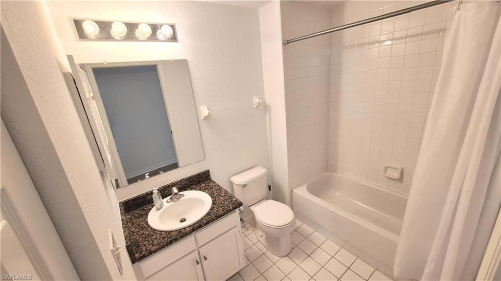 4690 Saint Croix Ln , Unit 411, Naples, FL 34109 Photo