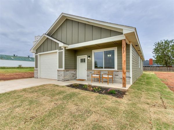 217 W Olive Street, Cashion, OK 73016
