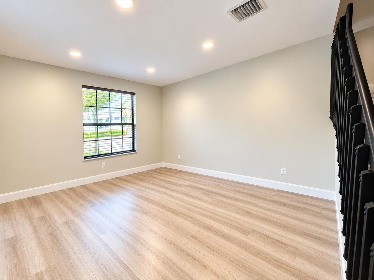 9326 W 33rd Lane, Hialeah, FL 33018 Photo
