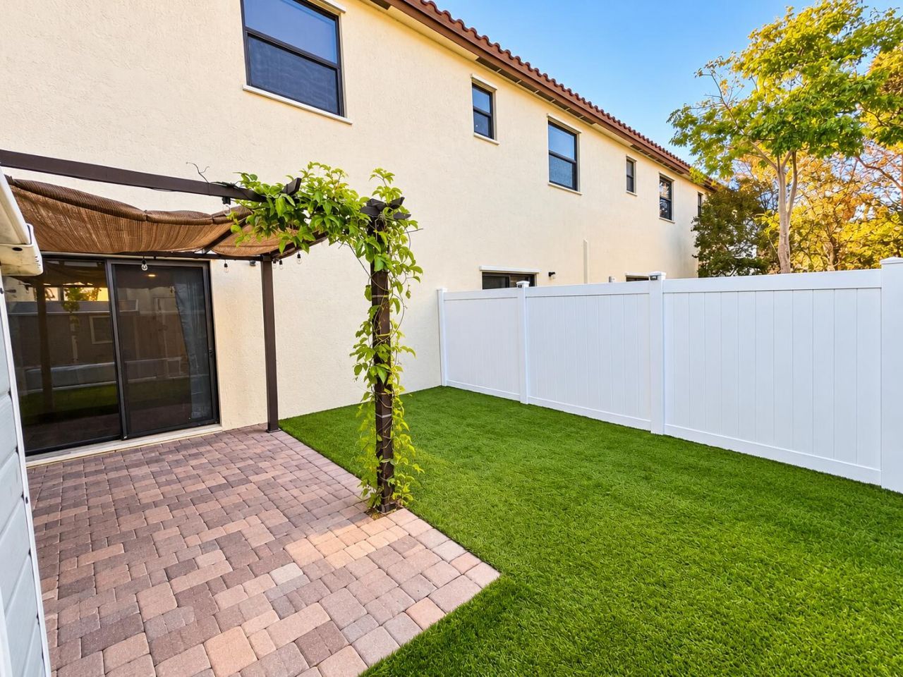 9326 W 33rd Lane, Hialeah, FL 33018 Photo