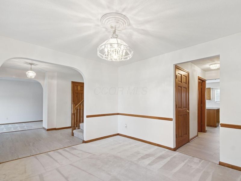 1581 Raspberry Run Drive , Columbus, OH 43204 Photo 6