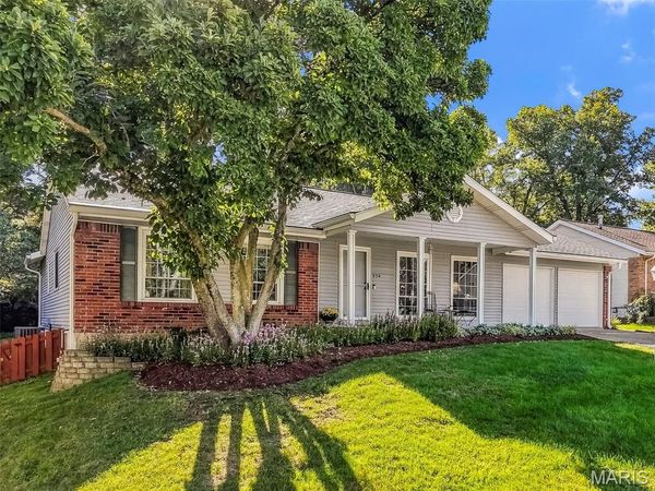 854 La Bonne Parkway, Manchester, MO 63021