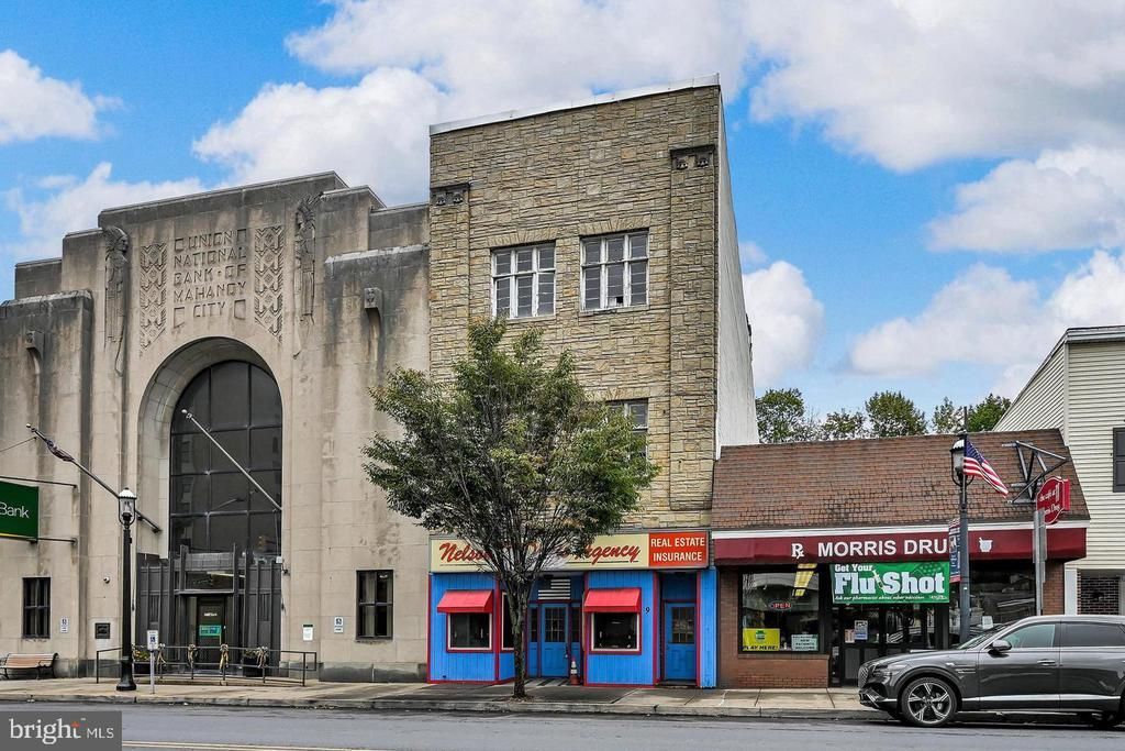 9 E CENTRE STREET, MAHANOY CITY, PA 17948