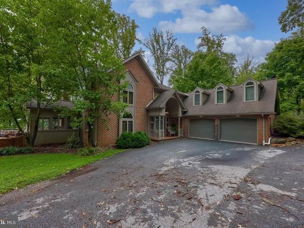 325 NETZLEY DRIVE, DENVER, PA 17517