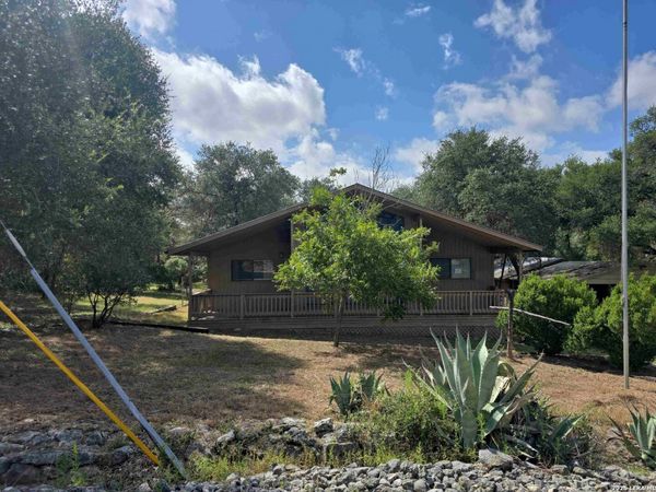 104 Dorothy St, Lakehills, TX 78063