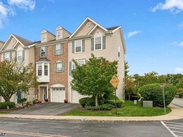 2 Hope St, Lopatcong, NJ 08865