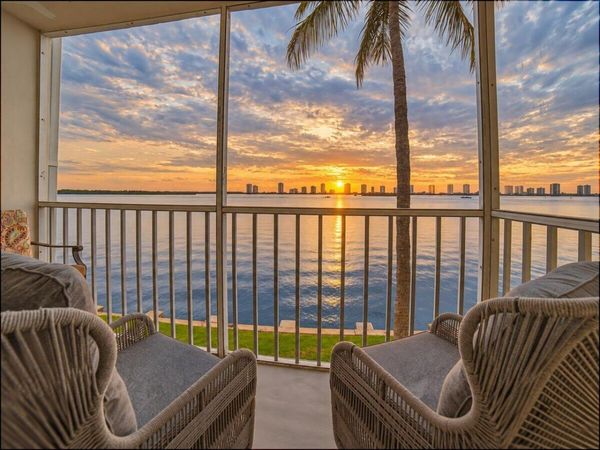 101 Doolen Court, Unit 205, North Palm Beach, FL 33408