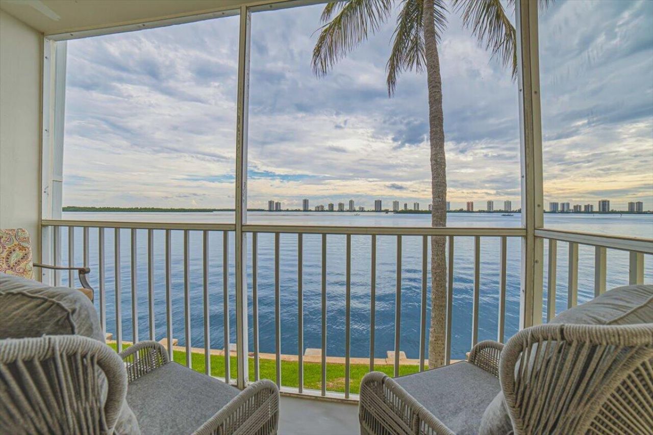 101 Doolen Court, Unit 205, North Palm Beach, FL 33408 Photo