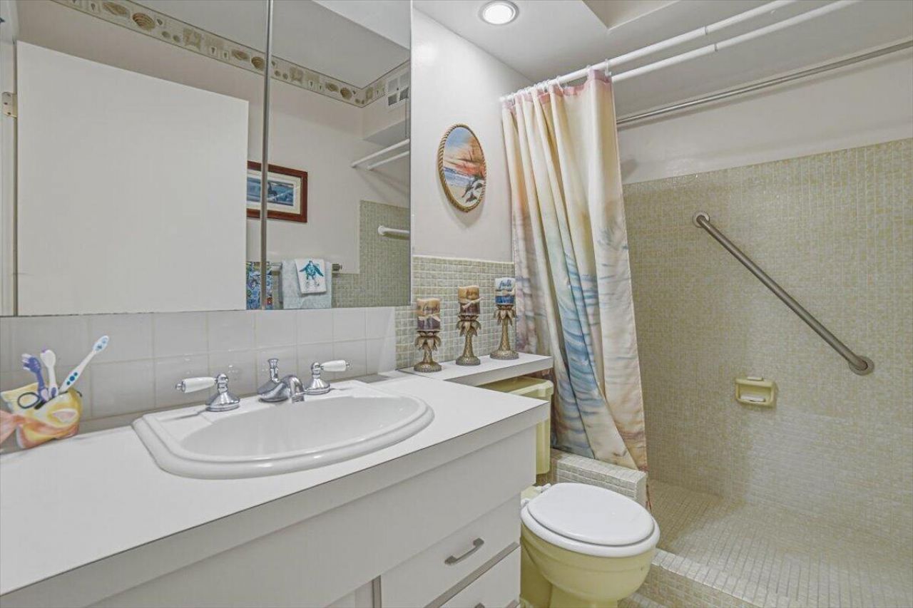 101 Doolen Court, Unit 205, North Palm Beach, FL 33408 Photo