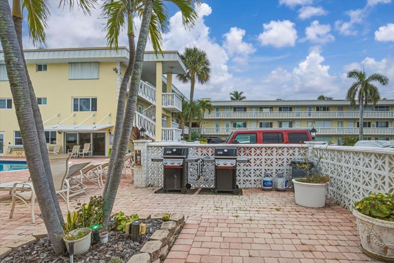 101 Doolen Court, Unit 205, North Palm Beach, FL 33408 Photo