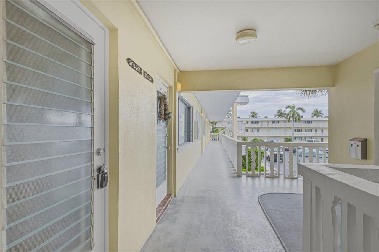101 Doolen Court, Unit 205, North Palm Beach, FL 33408 Photo