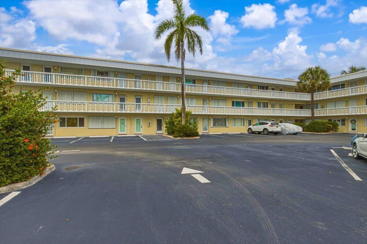 101 Doolen Court, Unit 205, North Palm Beach, FL 33408 Photo