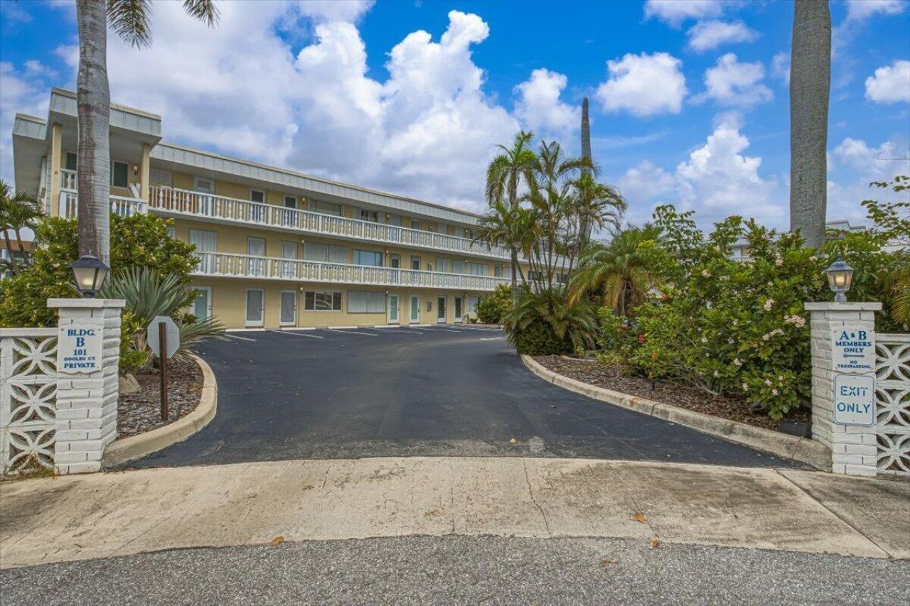 101 Doolen Court, Unit 205, North Palm Beach, FL 33408 Photo