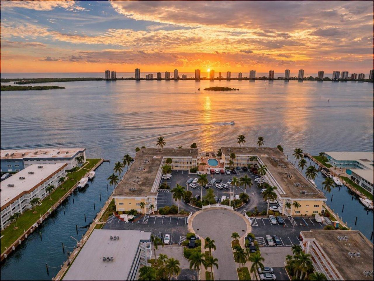 101 Doolen Court, Unit 205, North Palm Beach, FL 33408 Photo