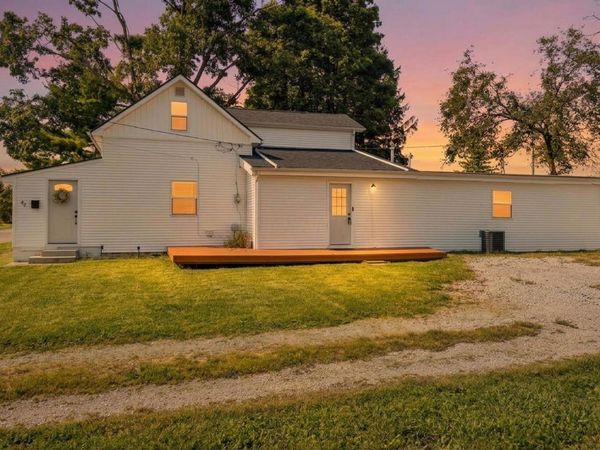 42 Jefferson Street , Mount Sterling, OH 43143