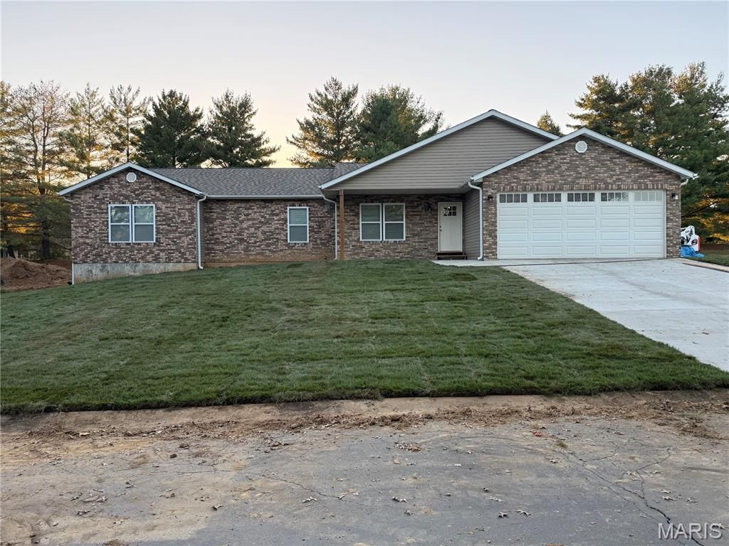 1005 Deerfield Circle , Alton, IL 62002 Main Photo