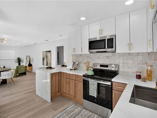 1000 E Owens Avenue , North Las Vegas, NV 89030