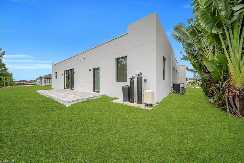 1505 NW 24th Ter, Cape Coral, FL 33993 Photo