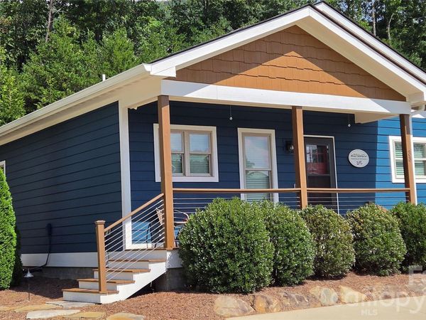 33 Westside Village Road , Fairview, NC 28730