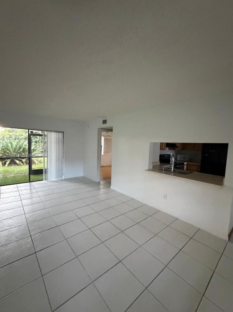 9643 NW 4th St , Unit 5B, Coral Springs, FL 33071 Photo