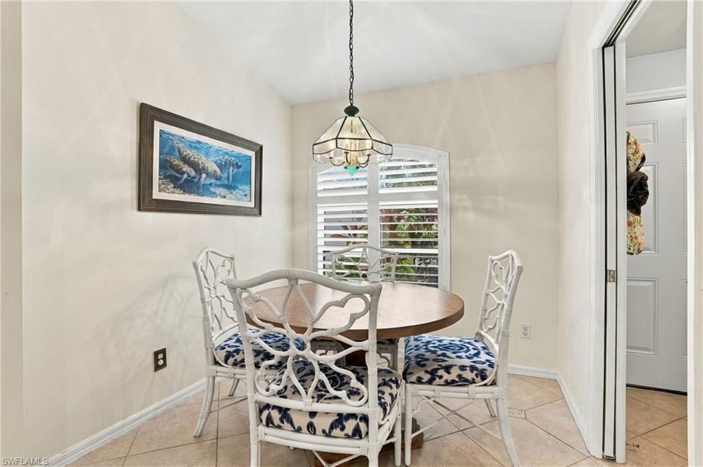5253 Whitten Dr, Naples, FL 34104 Photo
