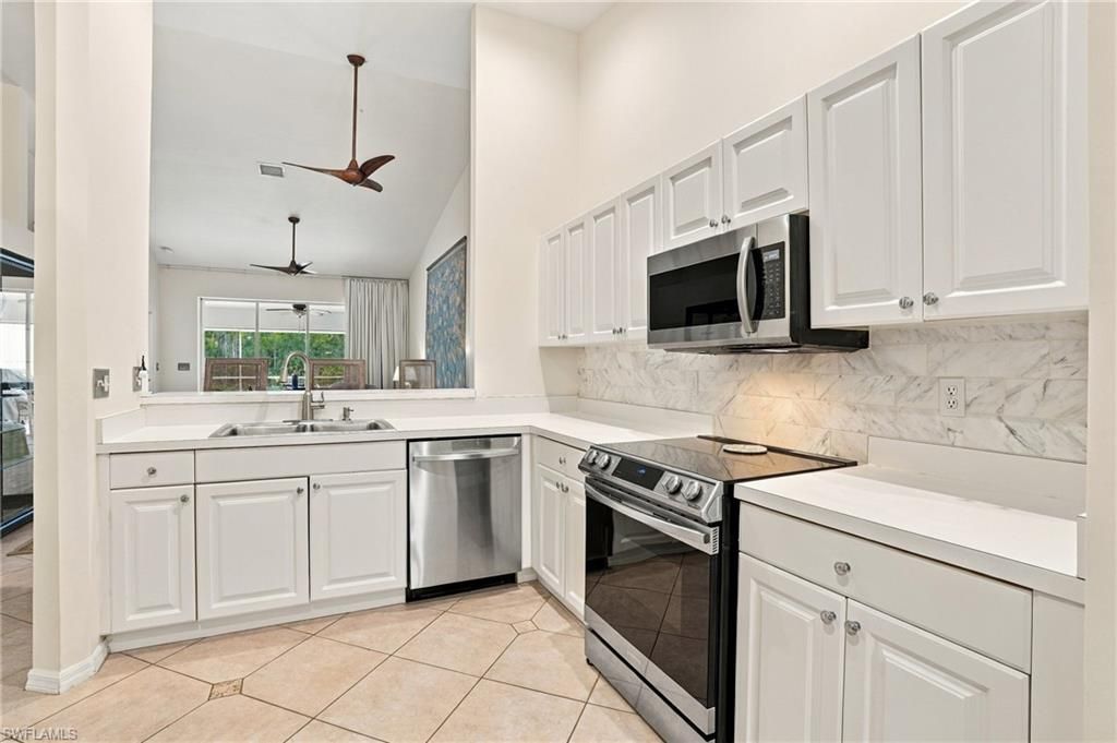 5253 Whitten Dr, Naples, FL 34104 Photo