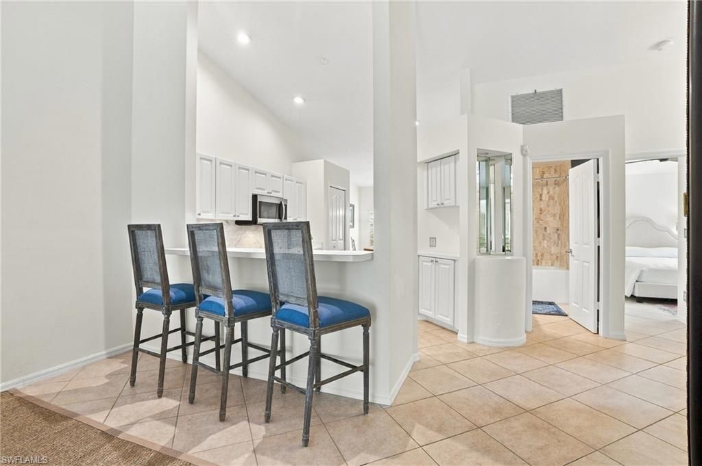 5253 Whitten Dr, Naples, FL 34104 Photo
