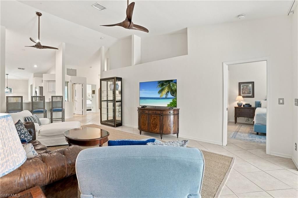5253 Whitten Dr, Naples, FL 34104 Photo