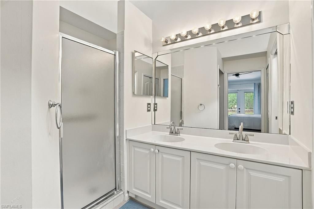 5253 Whitten Dr, Naples, FL 34104 Photo