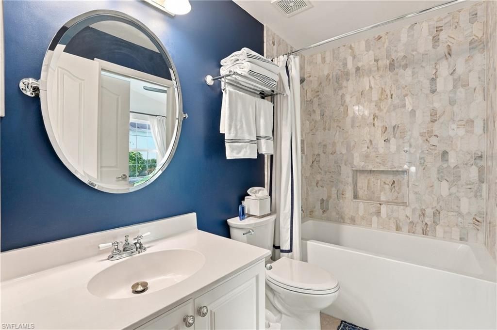 5253 Whitten Dr, Naples, FL 34104 Photo