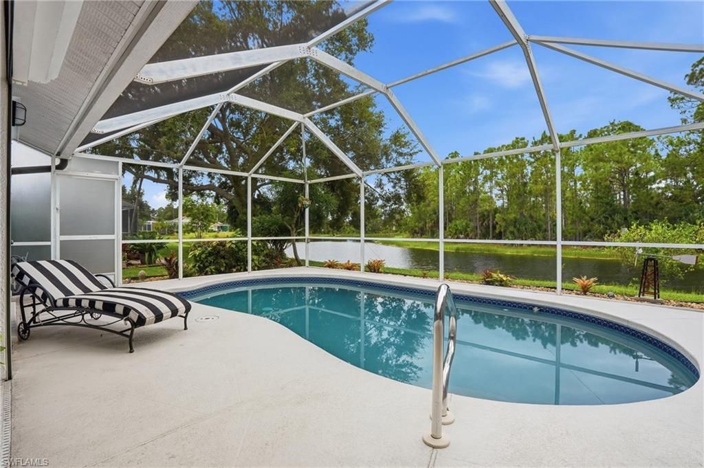 5253 Whitten Dr, Naples, FL 34104 Photo