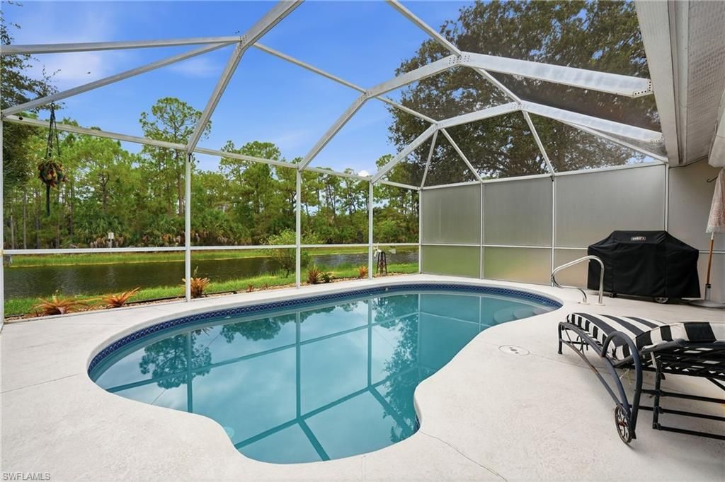 5253 Whitten Dr, Naples, FL 34104 Photo