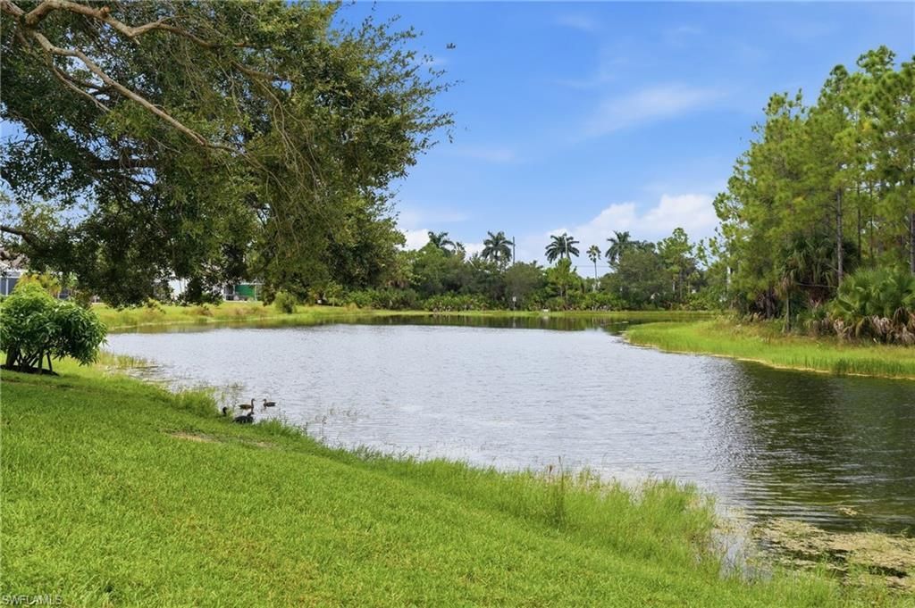 5253 Whitten Dr, Naples, FL 34104 Photo