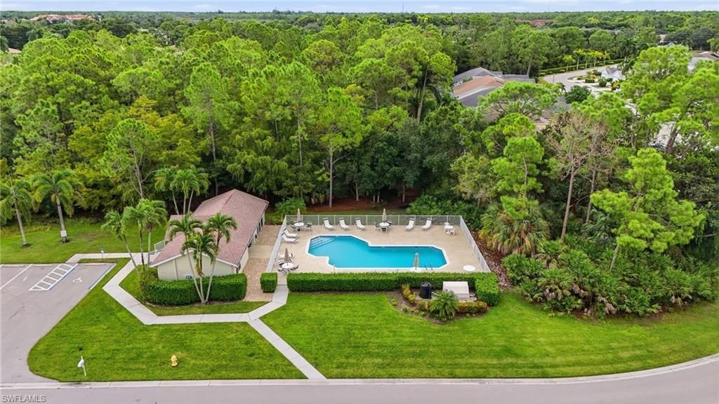 5253 Whitten Dr, Naples, FL 34104 Photo