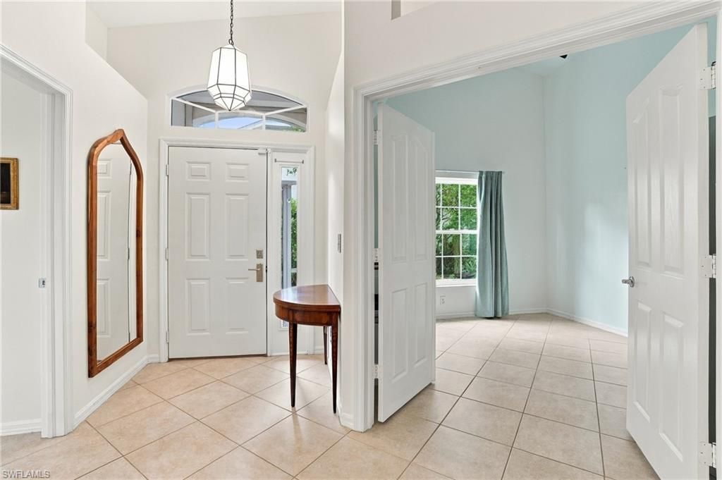 5253 Whitten Dr, Naples, FL 34104 Photo