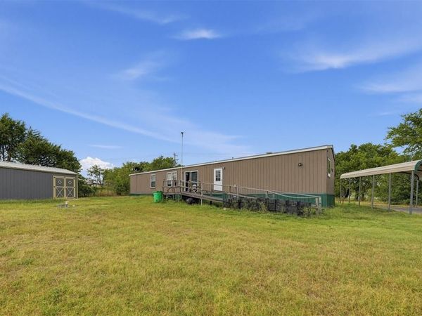 320 E 10th Street, Okemah, OK 74859