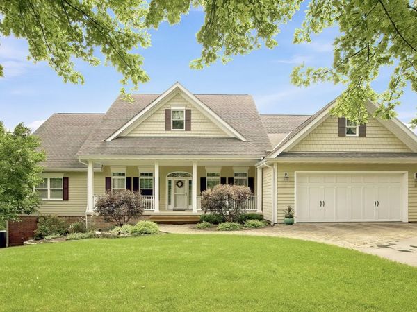 1518 W Lincoln Road , McHenry, IL 60051