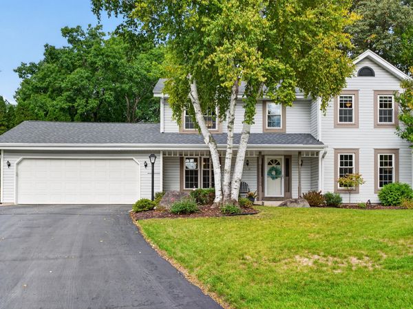 4134 S Victoria Ct, New Berlin, WI 53151
