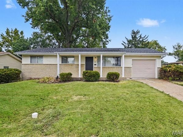 95 Sackett Drive , Florissant, MO 63033