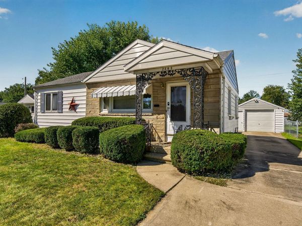 2405 Rockne Drive, South Bend, IN 46615