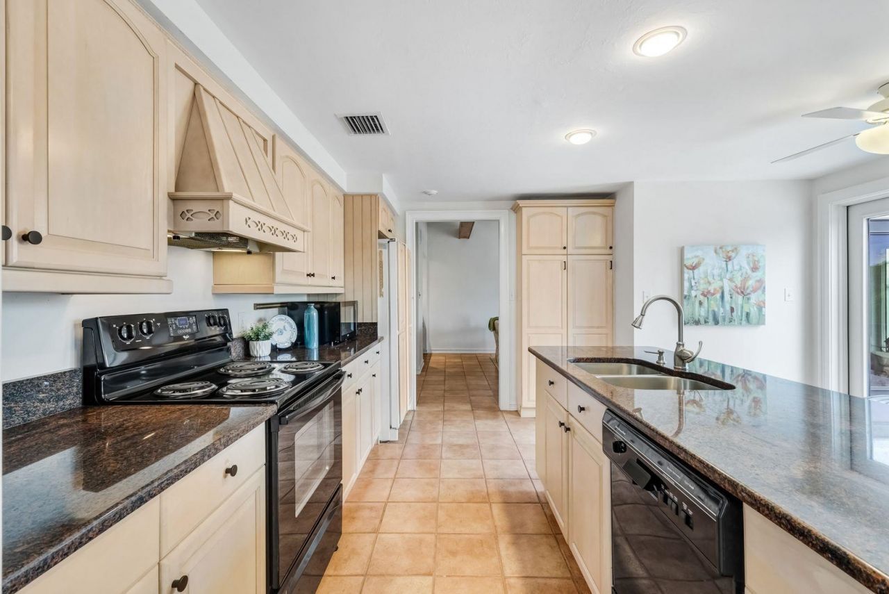 17036 Marina Cove Ln, Fort Myers, FL 33908 Photo